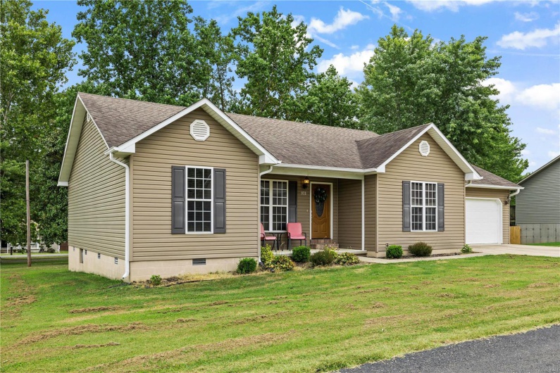 975 Sunny Valley Lane, Poplar Bluff, Missouri 63901, 3 Bedrooms Bedrooms, 8 Rooms Rooms,2 BathroomsBathrooms,Residential,For Sale,Sunny Valley Lane,MAR25016417