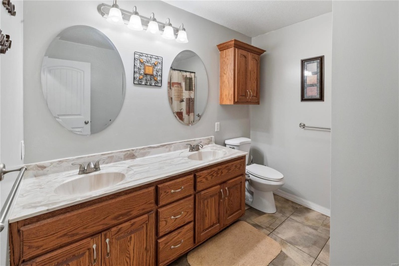 975 Sunny Valley Lane, Poplar Bluff, Missouri 63901, 3 Bedrooms Bedrooms, 8 Rooms Rooms,2 BathroomsBathrooms,Residential,For Sale,Sunny Valley Lane,MAR25016417