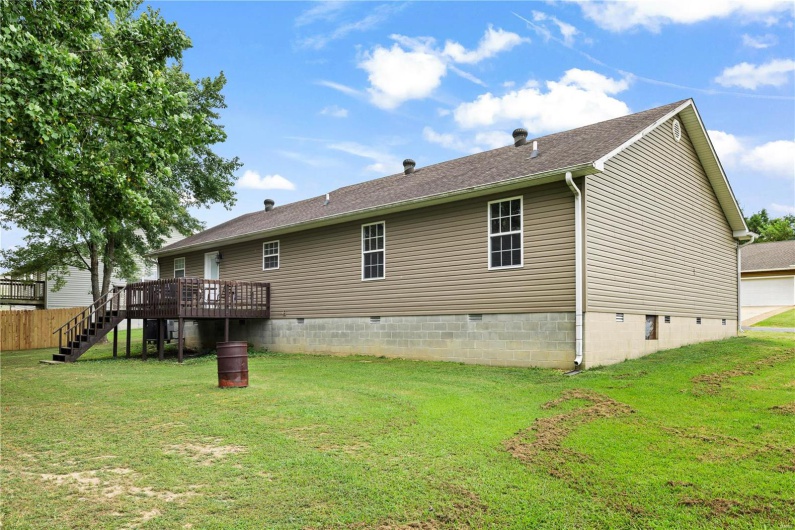 975 Sunny Valley Lane, Poplar Bluff, Missouri 63901, 3 Bedrooms Bedrooms, 8 Rooms Rooms,2 BathroomsBathrooms,Residential,For Sale,Sunny Valley Lane,MAR25016417