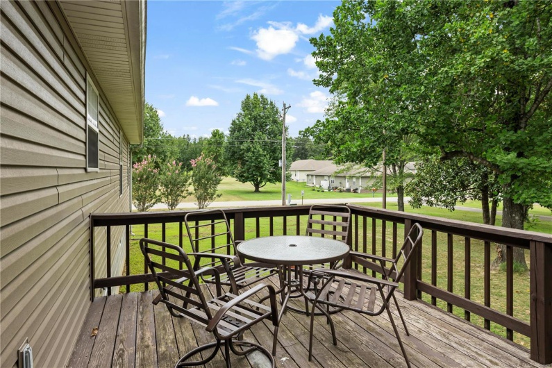 975 Sunny Valley Lane, Poplar Bluff, Missouri 63901, 3 Bedrooms Bedrooms, 8 Rooms Rooms,2 BathroomsBathrooms,Residential,For Sale,Sunny Valley Lane,MAR25016417