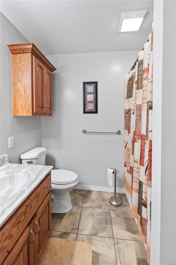 975 Sunny Valley Lane, Poplar Bluff, Missouri 63901, 3 Bedrooms Bedrooms, 8 Rooms Rooms,2 BathroomsBathrooms,Residential,For Sale,Sunny Valley Lane,MAR25016417