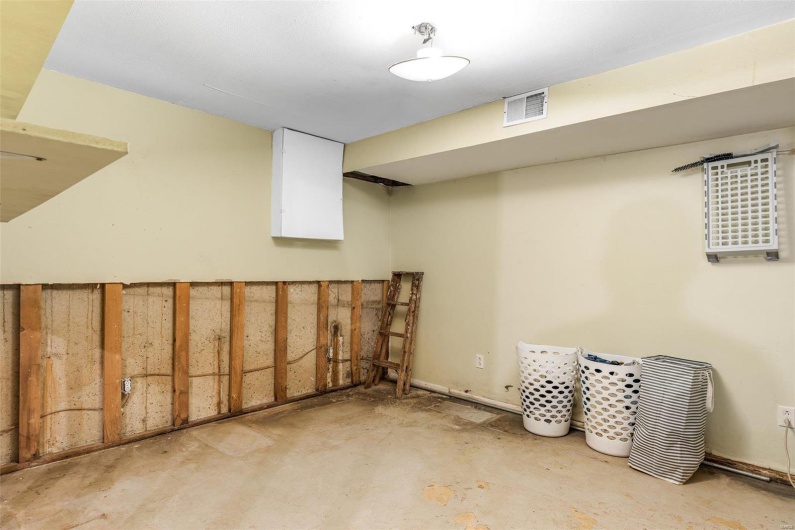 1591 N St. Francois Road, Bonne Terre, Missouri 63628, 3 Bedrooms Bedrooms, 8 Rooms Rooms,2 BathroomsBathrooms,Residential,For Sale,N St. Francois,MAR25015359