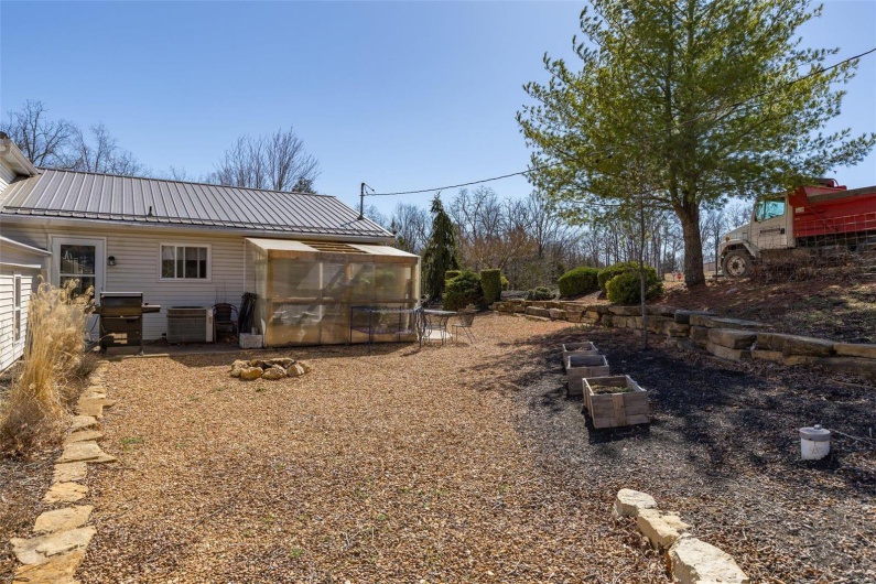 1591 N St. Francois Road, Bonne Terre, Missouri 63628, 3 Bedrooms Bedrooms, 8 Rooms Rooms,2 BathroomsBathrooms,Residential,For Sale,N St. Francois,MAR25015359