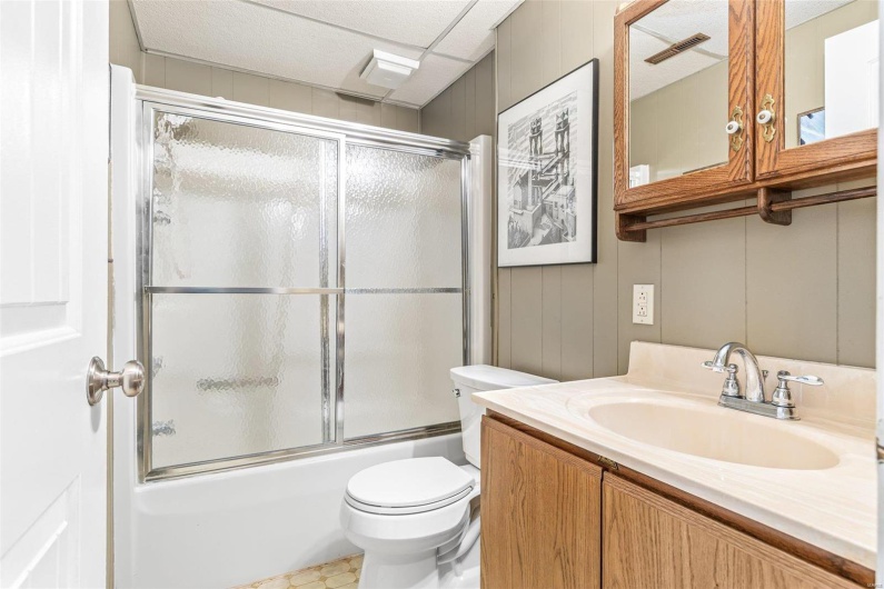 207 Normandie Drive, Bonne Terre, Missouri 63628, 2 Bedrooms Bedrooms, 5 Rooms Rooms,2 BathroomsBathrooms,Residential,For Sale,Normandie,MAR25015772