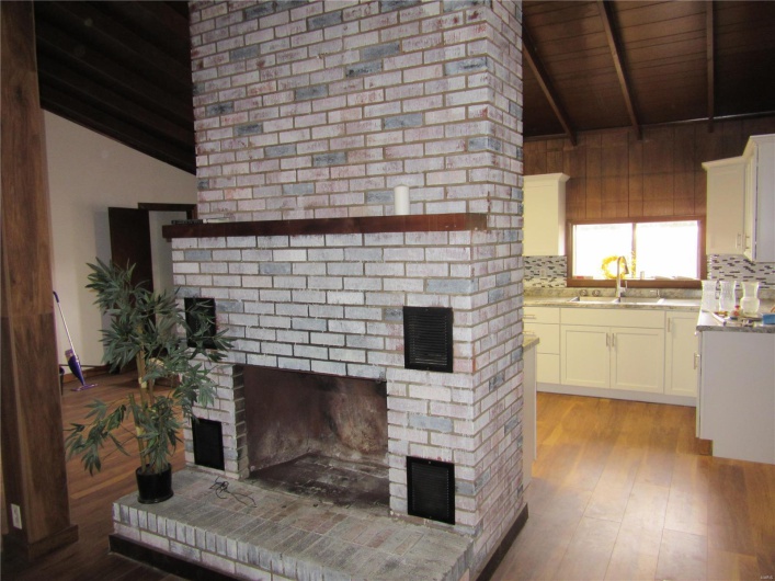 607 county road 423, Poplar Bluff, Missouri 63901, 3 Bedrooms Bedrooms, 4 Rooms Rooms,1 BathroomBathrooms,Residential,For Sale,county road 423,MAR23031545