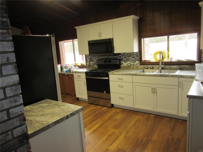 607 county road 423, Poplar Bluff, Missouri 63901, 3 Bedrooms Bedrooms, 4 Rooms Rooms,1 BathroomBathrooms,Residential,For Sale,county road 423,MAR23031545