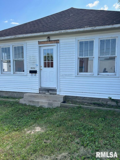 1521 GRACE Street, Murphysboro, Illinois 62966, 3 Bedrooms Bedrooms, 0 ,1 BathroomBathrooms,Residential,For Sale,GRACE,0,RMAEB450625