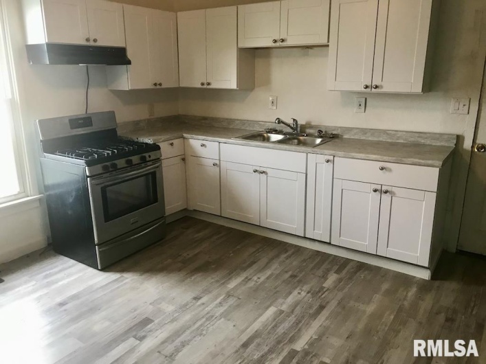 1521 GRACE Street, Murphysboro, Illinois 62966, 3 Bedrooms Bedrooms, 0 ,1 BathroomBathrooms,Residential,For Sale,GRACE,0,RMAEB450625