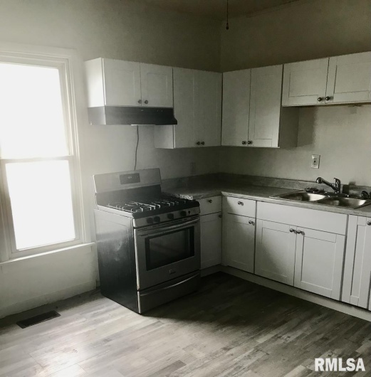 1521 GRACE Street, Murphysboro, Illinois 62966, 3 Bedrooms Bedrooms, 0 ,1 BathroomBathrooms,Residential,For Sale,GRACE,0,RMAEB450625