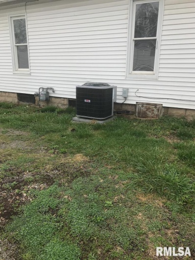 1521 GRACE Street, Murphysboro, Illinois 62966, 3 Bedrooms Bedrooms, 0 ,1 BathroomBathrooms,Residential,For Sale,GRACE,0,RMAEB450625