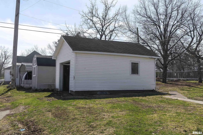1500 TYLER Street, Herrin, Illinois 62948, 3 Bedrooms Bedrooms, 0 ,2 BathroomsBathrooms,Residential,For Sale,TYLER,0,RMAQC4261434