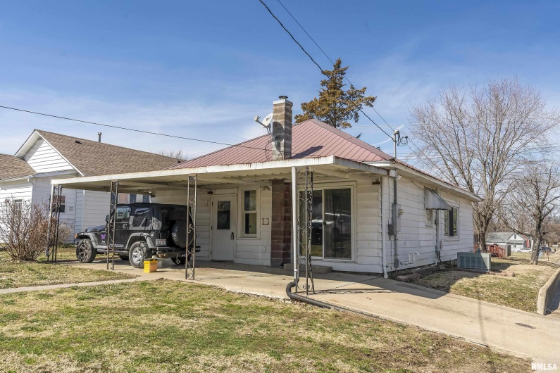 1500 TYLER Street, Herrin, Illinois 62948, 3 Bedrooms Bedrooms, 0 ,2 BathroomsBathrooms,Residential,For Sale,TYLER,0,RMAQC4261434