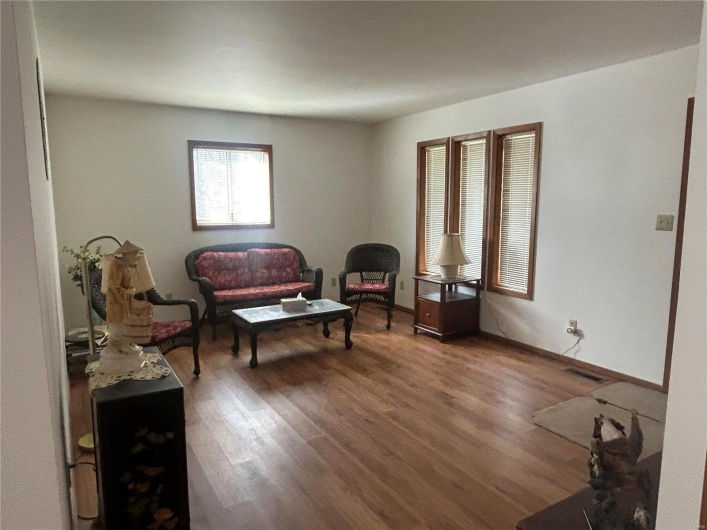 204 Wayne 521, Wappapello, Missouri 63966, 4 Bedrooms Bedrooms, 10 Rooms Rooms,2 BathroomsBathrooms,Residential,For Sale,Wayne 521,MAR25016663