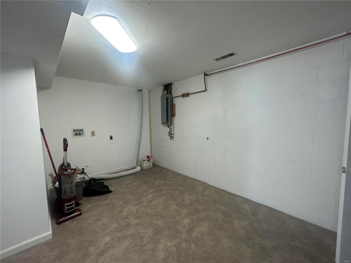 204 Wayne 521, Wappapello, Missouri 63966, 4 Bedrooms Bedrooms, 10 Rooms Rooms,2 BathroomsBathrooms,Residential,For Sale,Wayne 521,MAR25016663