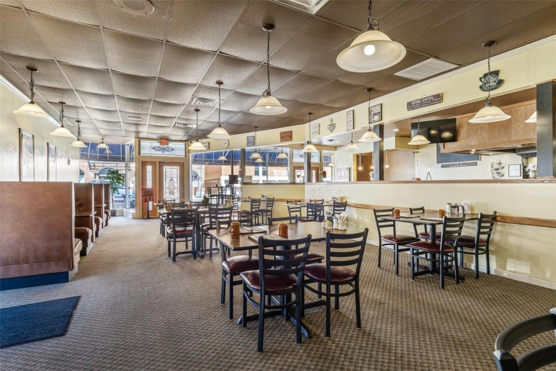 239 Main, Park Hills, Missouri 63601, ,Commercial Sale,For Sale,Main,MAR25016778
