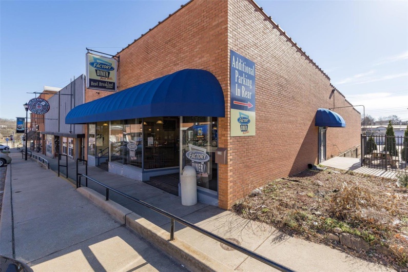 239 Main, Park Hills, Missouri 63601, ,Commercial Sale,For Sale,Main,MAR25016778