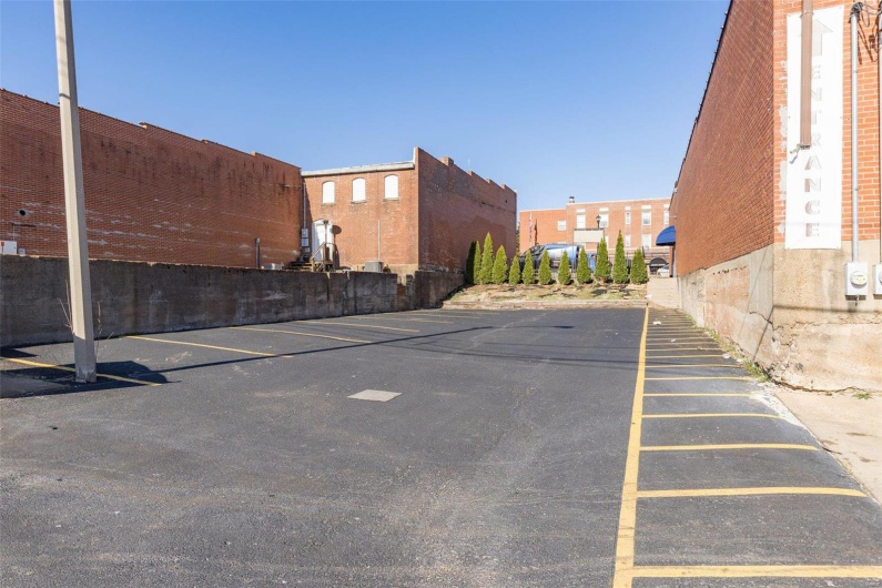 239 Main, Park Hills, Missouri 63601, ,Commercial Sale,For Sale,Main,MAR25016778