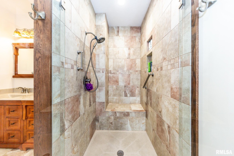 430 Wagon Creek Loop, Creal Springs, Illinois 62922, 6 Bedrooms Bedrooms, 0 ,6 BathroomsBathrooms,Residential,For Sale,Wagon Creek,0,RMAEB457182