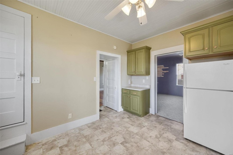 1052 Market Street, Ste Genevieve, Missouri 63670, 3 Bedrooms Bedrooms, 8 Rooms Rooms,2 BathroomsBathrooms,Residential,For Sale,Market,MAR25015886