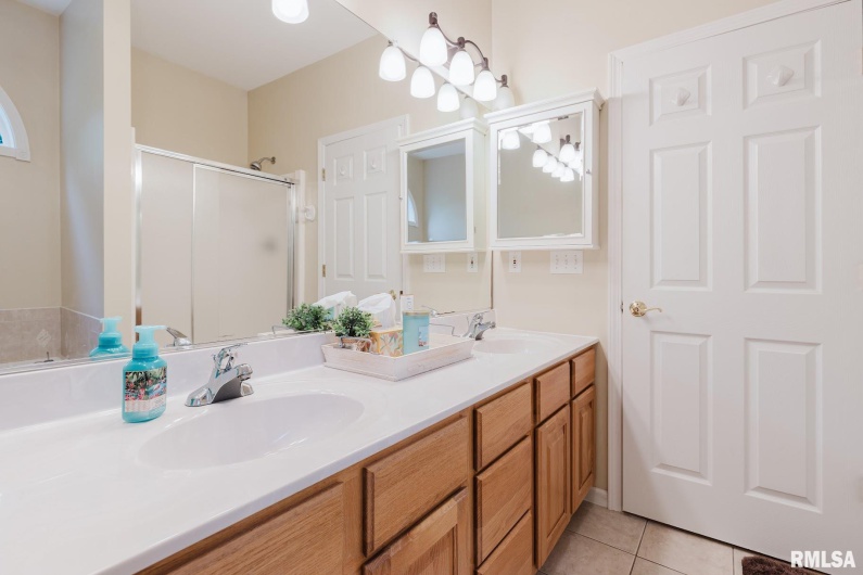 55 KINGS Court, Goreville, Illinois 62939, 5 Bedrooms Bedrooms, 0 ,3 BathroomsBathrooms,Residential,For Sale,KINGS,0,RMAEB457185