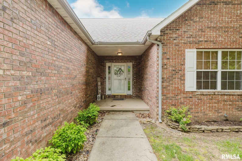 55 KINGS Court, Goreville, Illinois 62939, 5 Bedrooms Bedrooms, 0 ,3 BathroomsBathrooms,Residential,For Sale,KINGS,0,RMAEB457185