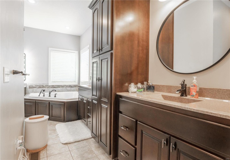 270 March Lane, Williamsville, Missouri 63967, 6 Bedrooms Bedrooms, 16 Rooms Rooms,3 BathroomsBathrooms,Residential,For Sale,March,MAR24072767