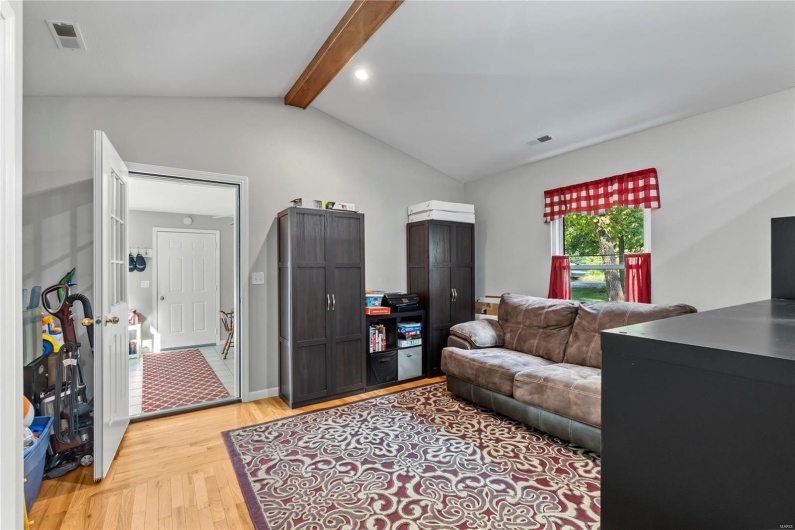 5057 Port Perry Drive, Perryville, Missouri 63775, 2 Bedrooms Bedrooms, 7 Rooms Rooms,1 BathroomBathrooms,Residential,For Sale,Port Perry,MAR25016871