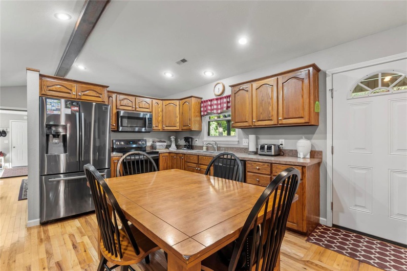 5057 Port Perry Drive, Perryville, Missouri 63775, 2 Bedrooms Bedrooms, 7 Rooms Rooms,1 BathroomBathrooms,Residential,For Sale,Port Perry,MAR25016871