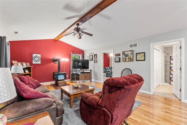 5057 Port Perry Drive, Perryville, Missouri 63775, 2 Bedrooms Bedrooms, 7 Rooms Rooms,1 BathroomBathrooms,Residential,For Sale,Port Perry,MAR25016871