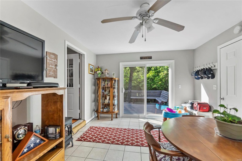 5057 Port Perry Drive, Perryville, Missouri 63775, 2 Bedrooms Bedrooms, 7 Rooms Rooms,1 BathroomBathrooms,Residential,For Sale,Port Perry,MAR25016871