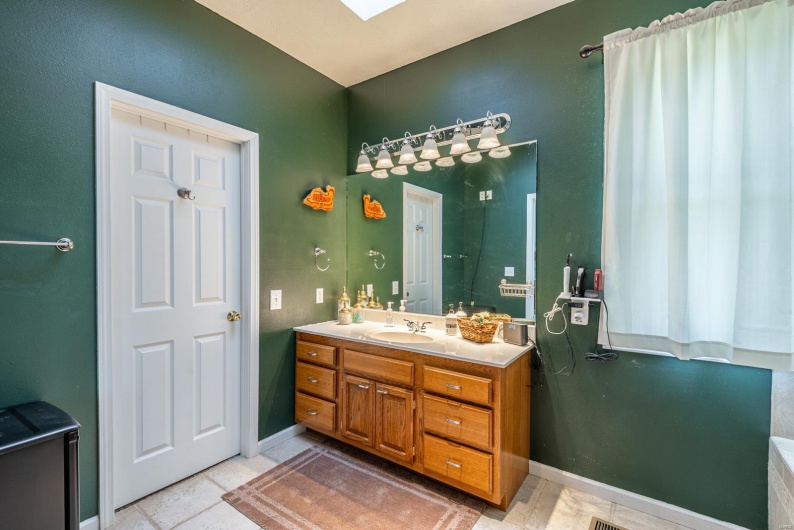 653 Pond Valley Drive, Belleview, Missouri 63623, 4 Bedrooms Bedrooms, 9 Rooms Rooms,3 BathroomsBathrooms,Residential,For Sale,Pond Valley,MAR25016694