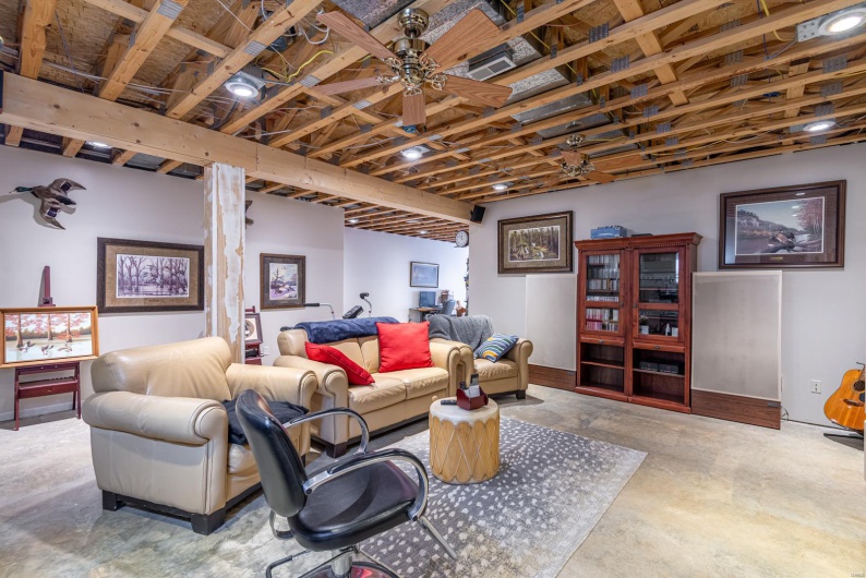 653 Pond Valley Drive, Belleview, Missouri 63623, 4 Bedrooms Bedrooms, 9 Rooms Rooms,3 BathroomsBathrooms,Residential,For Sale,Pond Valley,MAR25016694