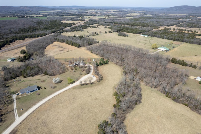 653 Pond Valley Drive, Belleview, Missouri 63623, 4 Bedrooms Bedrooms, 9 Rooms Rooms,3 BathroomsBathrooms,Residential,For Sale,Pond Valley,MAR25016694