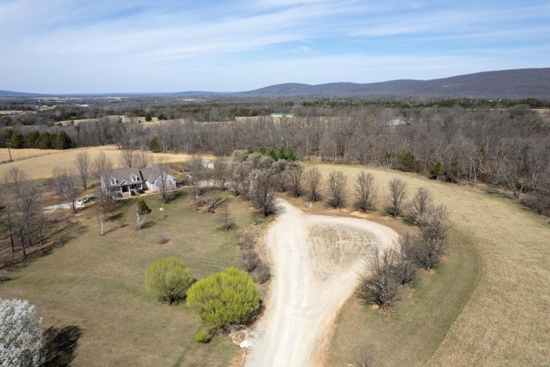 653 Pond Valley Drive, Belleview, Missouri 63623, 4 Bedrooms Bedrooms, 9 Rooms Rooms,3 BathroomsBathrooms,Residential,For Sale,Pond Valley,MAR25016694