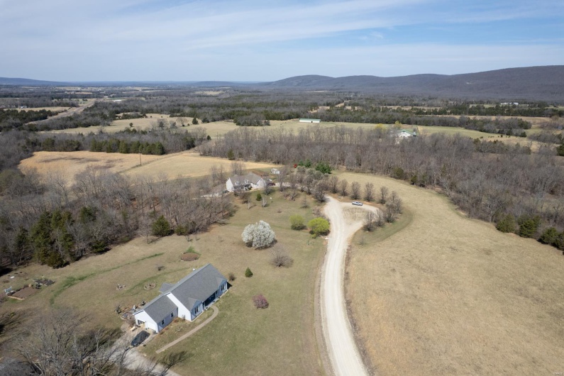 653 Pond Valley Drive, Belleview, Missouri 63623, 4 Bedrooms Bedrooms, 9 Rooms Rooms,3 BathroomsBathrooms,Residential,For Sale,Pond Valley,MAR25016694
