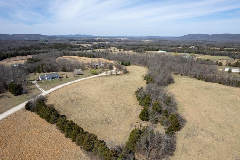 653 Pond Valley Drive, Belleview, Missouri 63623, 4 Bedrooms Bedrooms, 9 Rooms Rooms,3 BathroomsBathrooms,Residential,For Sale,Pond Valley,MAR25016694