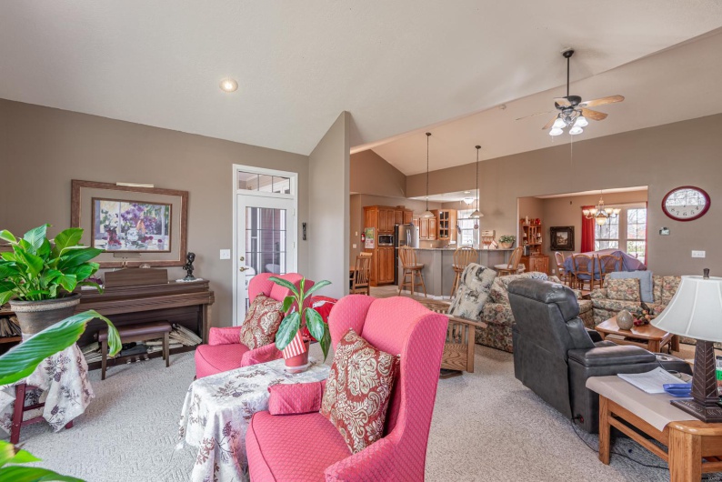 653 Pond Valley Drive, Belleview, Missouri 63623, 4 Bedrooms Bedrooms, 9 Rooms Rooms,3 BathroomsBathrooms,Residential,For Sale,Pond Valley,MAR25016694