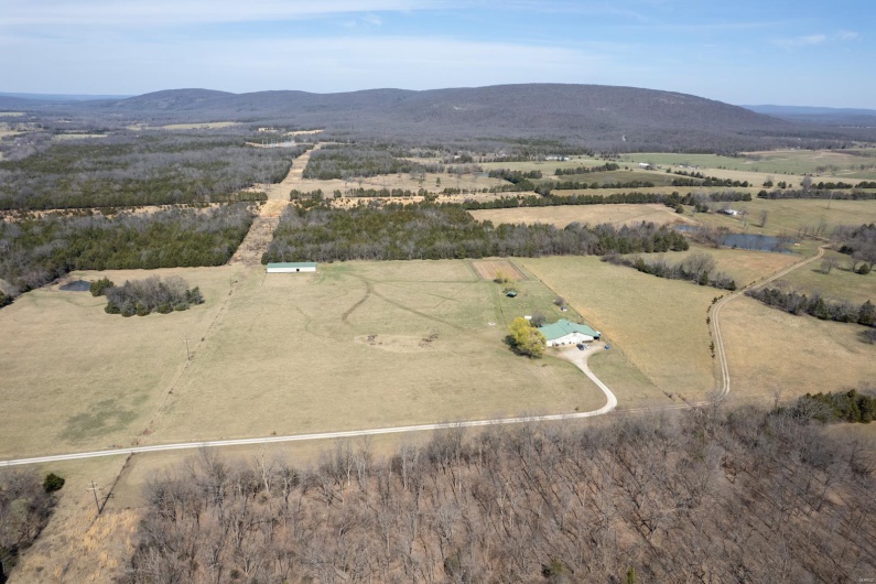 653 Pond Valley Drive, Belleview, Missouri 63623, 4 Bedrooms Bedrooms, 9 Rooms Rooms,3 BathroomsBathrooms,Residential,For Sale,Pond Valley,MAR25016694
