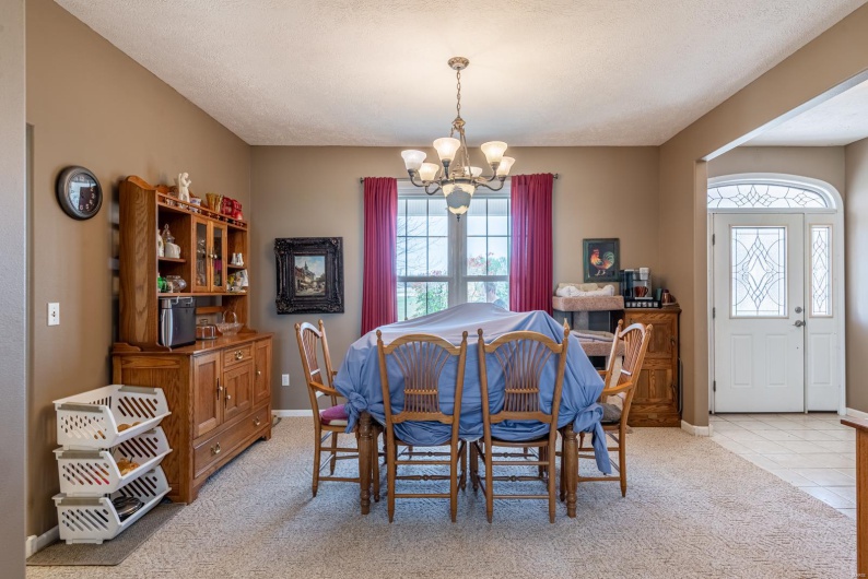 653 Pond Valley Drive, Belleview, Missouri 63623, 4 Bedrooms Bedrooms, 9 Rooms Rooms,3 BathroomsBathrooms,Residential,For Sale,Pond Valley,MAR25016694