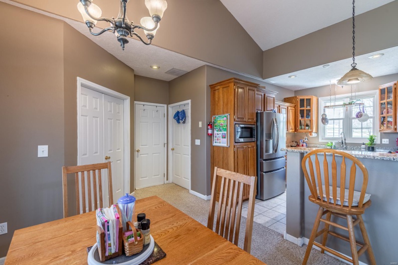 653 Pond Valley Drive, Belleview, Missouri 63623, 4 Bedrooms Bedrooms, 9 Rooms Rooms,3 BathroomsBathrooms,Residential,For Sale,Pond Valley,MAR25016694
