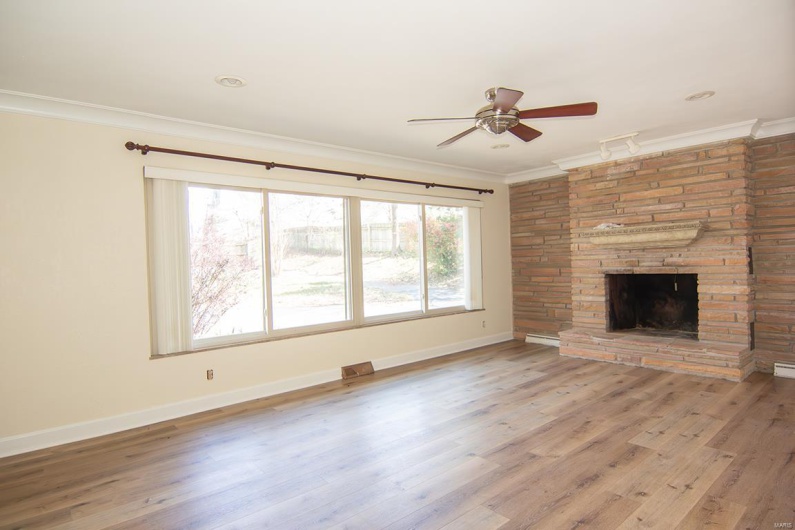 1014 Henderson Avenue, Cape Girardeau, Missouri 63701, 4 Bedrooms Bedrooms, 10 Rooms Rooms,3 BathroomsBathrooms,Residential,For Sale,Henderson,MAR25017177
