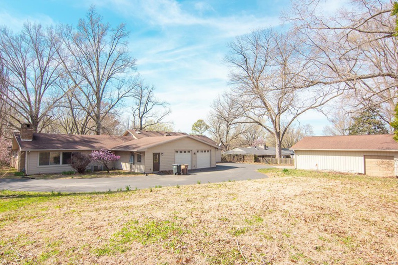 1014 Henderson Avenue, Cape Girardeau, Missouri 63701, 4 Bedrooms Bedrooms, 10 Rooms Rooms,3 BathroomsBathrooms,Residential,For Sale,Henderson,MAR25017177