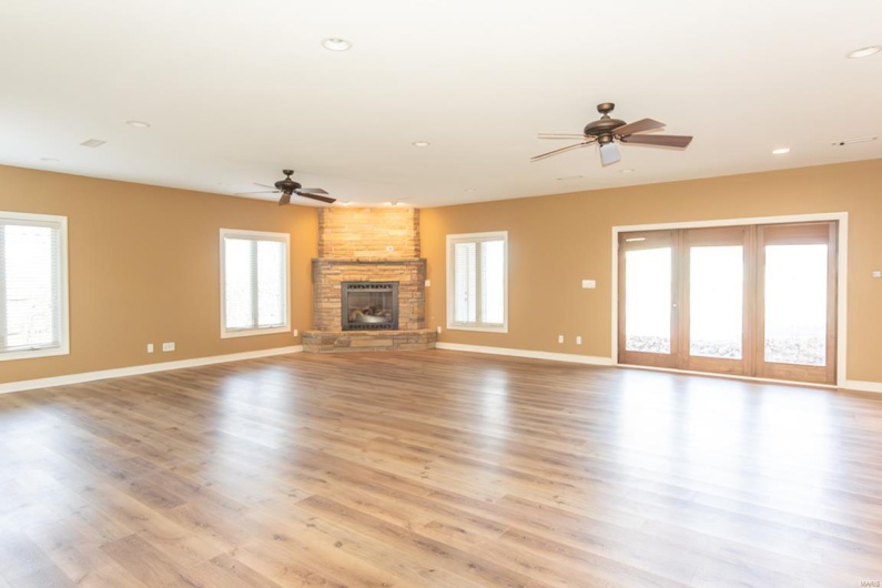 1014 Henderson Avenue, Cape Girardeau, Missouri 63701, 4 Bedrooms Bedrooms, 10 Rooms Rooms,3 BathroomsBathrooms,Residential,For Sale,Henderson,MAR25017177