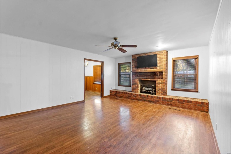 600 Butler, Kennett, Missouri 63857, 3 Bedrooms Bedrooms, 11 Rooms Rooms,3 BathroomsBathrooms,Residential,For Sale,Butler,MAR24072968