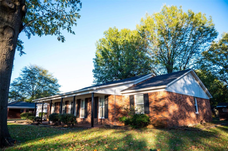 600 Butler, Kennett, Missouri 63857, 3 Bedrooms Bedrooms, 11 Rooms Rooms,3 BathroomsBathrooms,Residential,For Sale,Butler,MAR24072968
