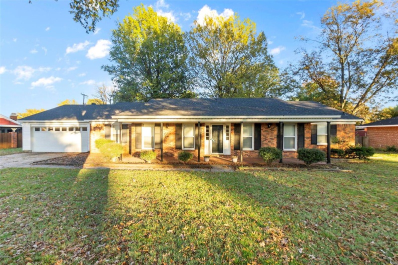 600 Butler, Kennett, Missouri 63857, 3 Bedrooms Bedrooms, 11 Rooms Rooms,3 BathroomsBathrooms,Residential,For Sale,Butler,MAR24072968
