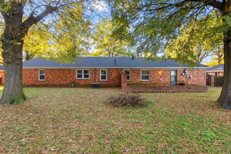 600 Butler, Kennett, Missouri 63857, 3 Bedrooms Bedrooms, 11 Rooms Rooms,3 BathroomsBathrooms,Residential,For Sale,Butler,MAR24072968