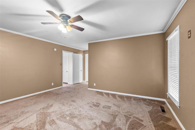 600 Butler, Kennett, Missouri 63857, 3 Bedrooms Bedrooms, 11 Rooms Rooms,3 BathroomsBathrooms,Residential,For Sale,Butler,MAR24072968