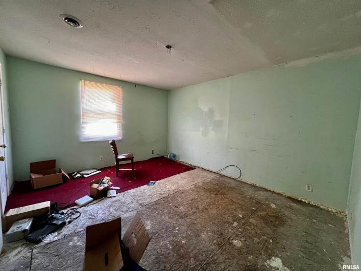422 Brush Street, Carbondale, Illinois 62901, 4 Bedrooms Bedrooms, 0 ,2 BathroomsBathrooms,Residential,For Sale,Brush,0,RMAEB457216