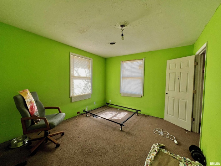 422 Brush Street, Carbondale, Illinois 62901, 4 Bedrooms Bedrooms, 0 ,2 BathroomsBathrooms,Residential,For Sale,Brush,0,RMAEB457216
